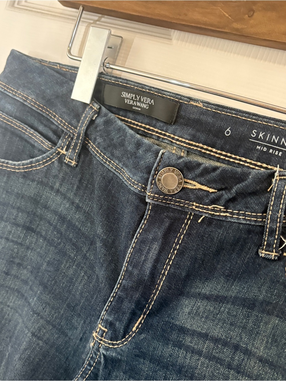 Simply Vera Vera Wang Mid Rise Skinny Jeans Dark Wash Size 6